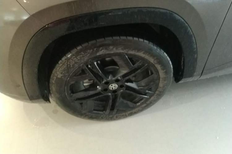 Used Volkswagen Teramont 2025 Tiguan Pro 450TSI Four-Wheel Drive Summit Edition Left Front Wheel Hub