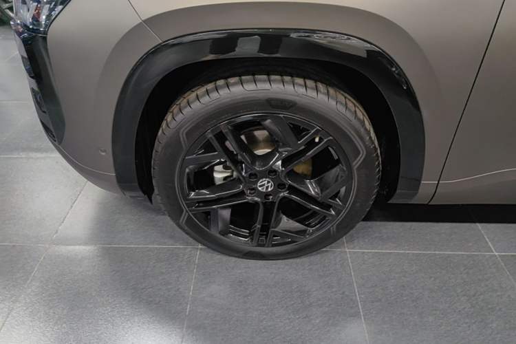 Used Volkswagen Teramont 2025 Tiguan Pro 450TSI Four-Wheel Drive Summit Edition Left Front Wheel Hub