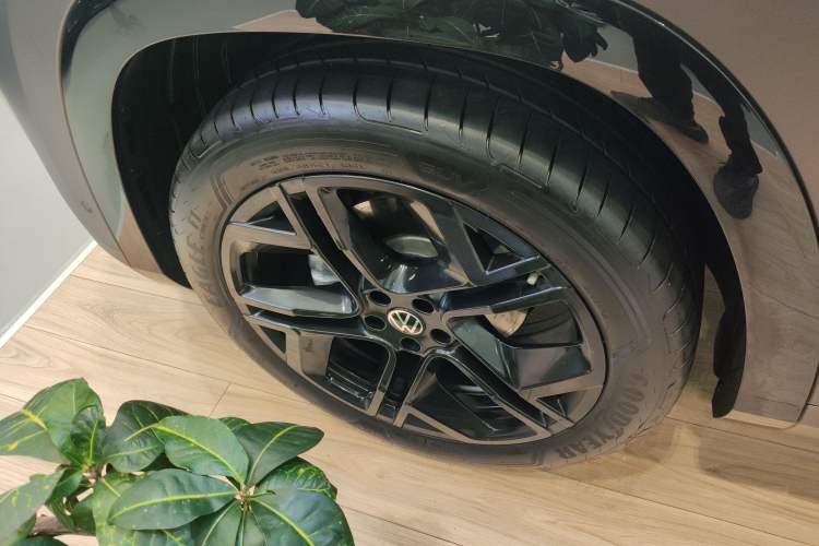 Used Volkswagen Teramont 2025 Tiguan Pro 450TSI Four-Wheel Drive Summit Edition Left Front Wheel Hub