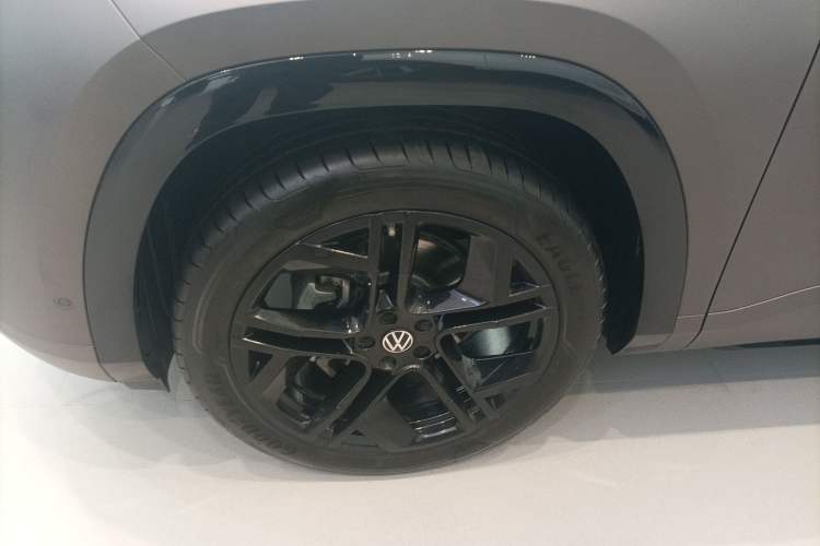 Used Volkswagen Teramont 2025 Tiguan Pro 450TSI Four-Wheel Drive Summit Edition Left Front Wheel Hub