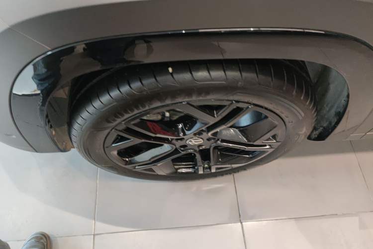 Used Volkswagen Teramont 2025 Tiguan Pro 450TSI Four-Wheel Drive Summit Edition Left Front Wheel Hub