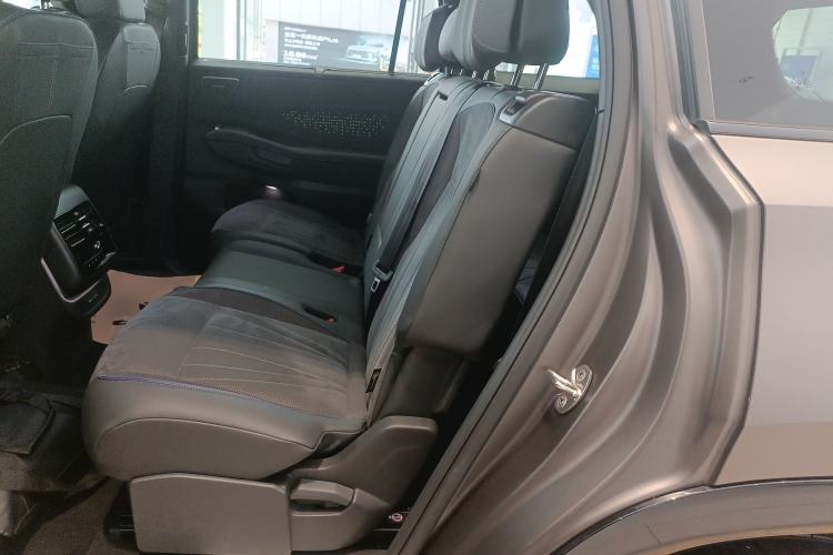 Used Volkswagen Teramont 2025 Tiguan Pro 450TSI Four-Wheel Drive Summit Edition Left Rear Seat