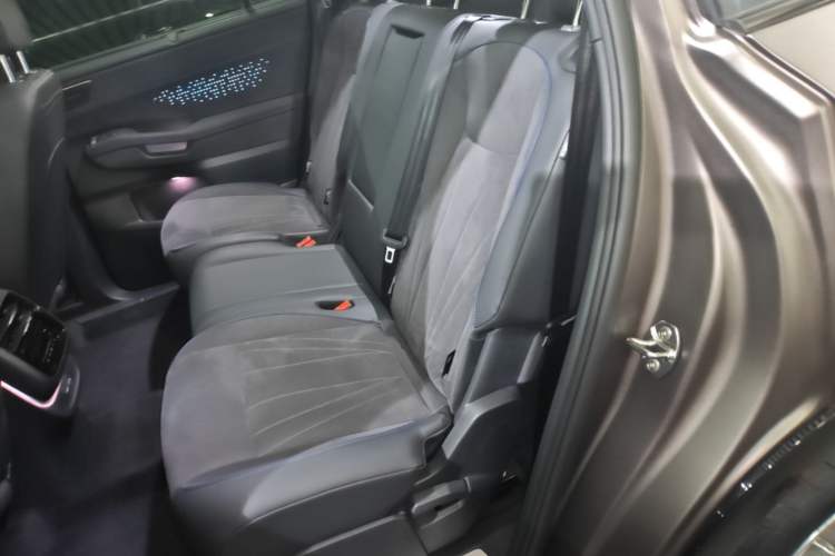 Used Volkswagen Teramont 2025 Tiguan Pro 450TSI Four-Wheel Drive Summit Edition Left Rear Seat