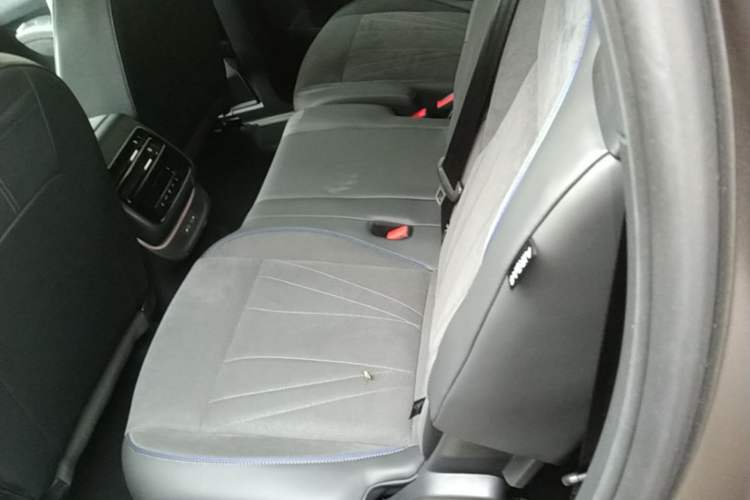 Used Volkswagen Teramont 2025 Tiguan Pro 450TSI Four-Wheel Drive Summit Edition Left Rear Seat