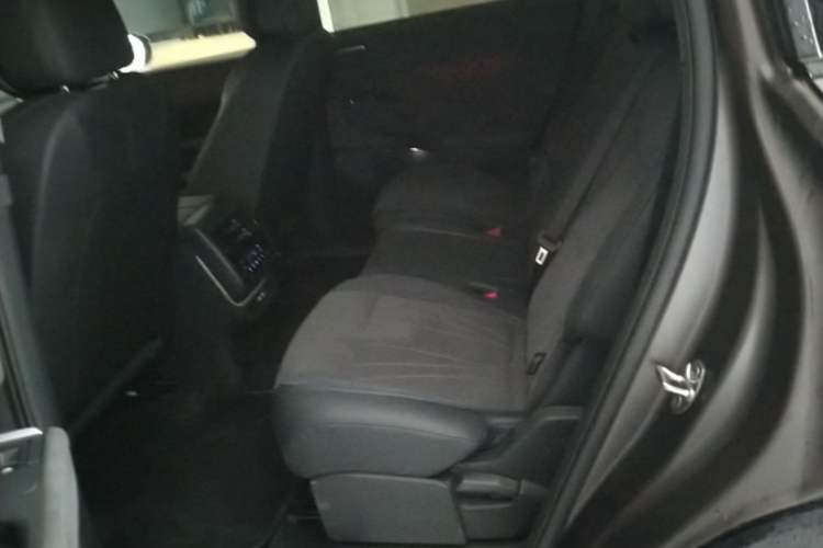 Used Volkswagen Teramont 2025 Tiguan Pro 450TSI Four-Wheel Drive Summit Edition Left Rear Seat