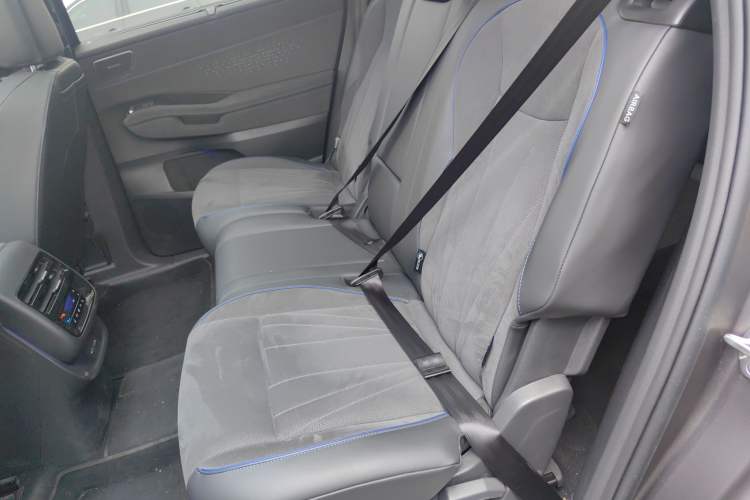Used Volkswagen Teramont 2025 Tiguan Pro 450TSI 4Motion Crosswind Edition Left Rear Seat