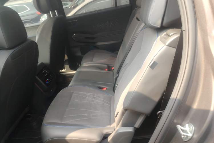 Used Volkswagen Teramont 2025 Tiguan Pro 450TSI Four-Wheel Drive Summit Edition Left Rear Seat