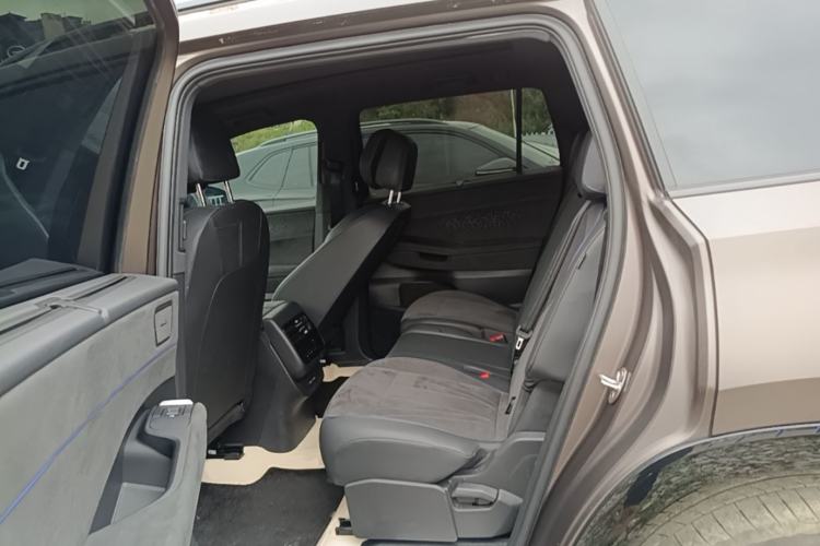 Used Volkswagen Teramont 2025 Tiguan Pro 450TSI Four-Wheel Drive Summit Edition Left Rear Seat