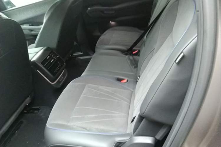 Used Volkswagen Teramont 2025 Tiguan Pro 450TSI Four-Wheel Drive Summit Edition Left Rear Seat