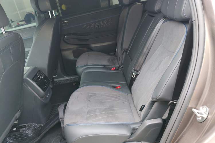 Used Volkswagen Teramont 2025 Tiguan Pro 450TSI Four-Wheel Drive Summit Edition Left Rear Seat