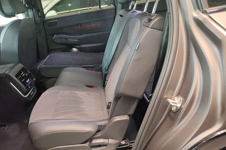 Used Volkswagen Teramont 2025 Tiguan Pro 450TSI Four-Wheel Drive Summit Edition Left Rear Seat