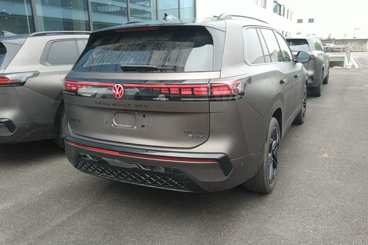Used Volkswagen Teramont 2025 Tiguan Pro 450TSI Four-Wheel Drive Summit Edition Rear Right 45 Deg