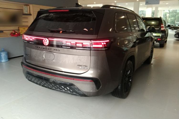Used Volkswagen Teramont 2025 Tiguan Pro 450TSI Four-Wheel Drive Summit Edition Rear Right 45 Deg