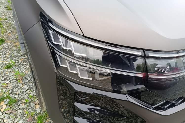 Used Volkswagen Teramont 2025 Tiguan Pro 450TSI Four-Wheel Drive Summit Edition Right Front Headlight