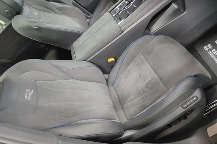 Used Volkswagen Teramont 2025 Tiguan Pro 450TSI Four-Wheel Drive Summit Edition Right Front Seat