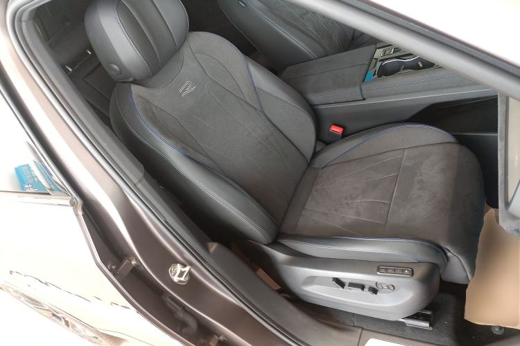 Used Volkswagen Teramont 2025 Tiguan Pro 450TSI Four-Wheel Drive Summit Edition Right Front Seat