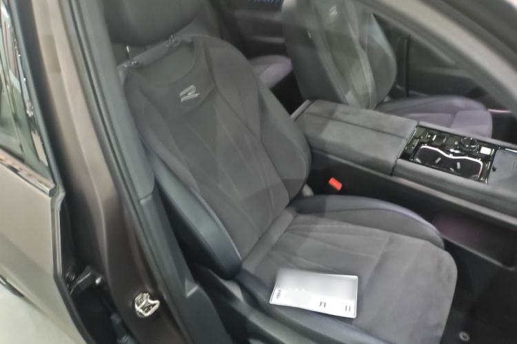 Used Volkswagen Teramont 2025 Tiguan Pro 450TSI Four-Wheel Drive Summit Edition Right Front Seat