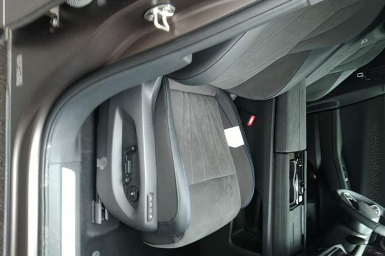 Used Volkswagen Teramont 2025 Tiguan Pro 450TSI Four-Wheel Drive Summit Edition Right Front Seat