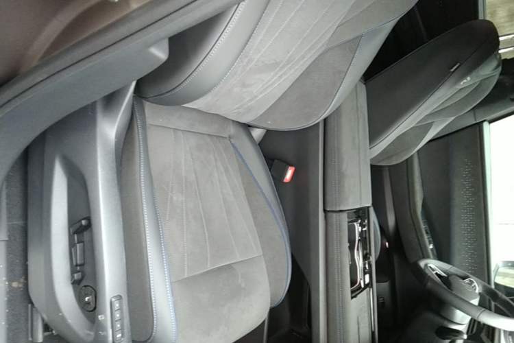 Used Volkswagen Teramont 2025 Tiguan Pro 450TSI Four-Wheel Drive Summit Edition Right Front Seat