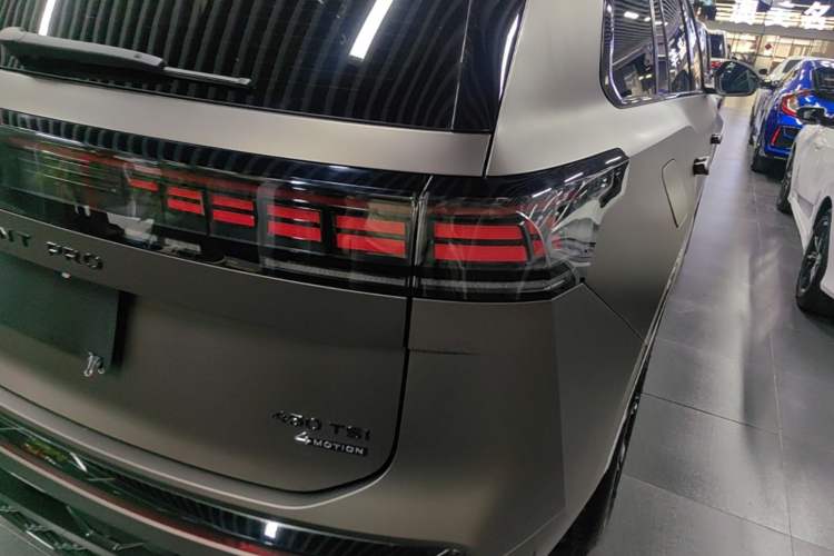 Used Volkswagen Teramont 2025 Tiguan Pro 450TSI Four-Wheel Drive Summit Edition Right Rear Taillight