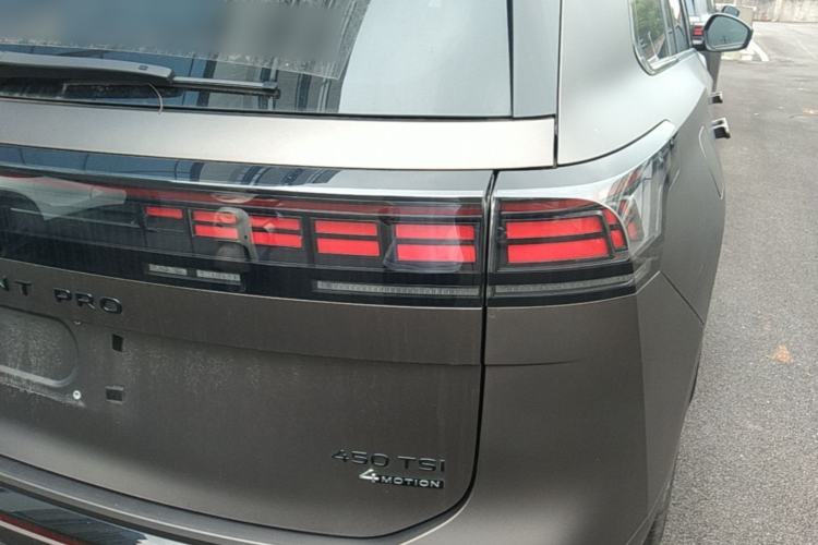 Used Volkswagen Teramont 2025 Tiguan Pro 450TSI Four-Wheel Drive Summit Edition Right Rear Taillight