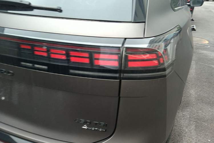 Used Volkswagen Teramont 2025 Tiguan Pro 450TSI Four-Wheel Drive Summit Edition Right Rear Taillight