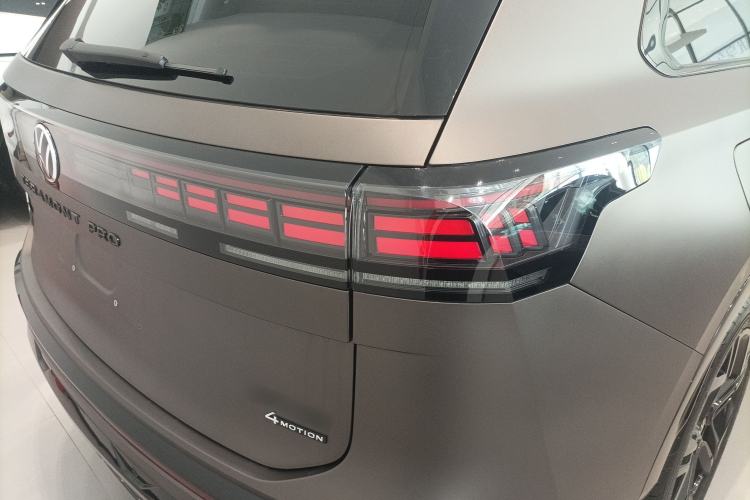 Used Volkswagen Teramont 2025 Tiguan Pro 450TSI Four-Wheel Drive Summit Edition Right Rear Taillight