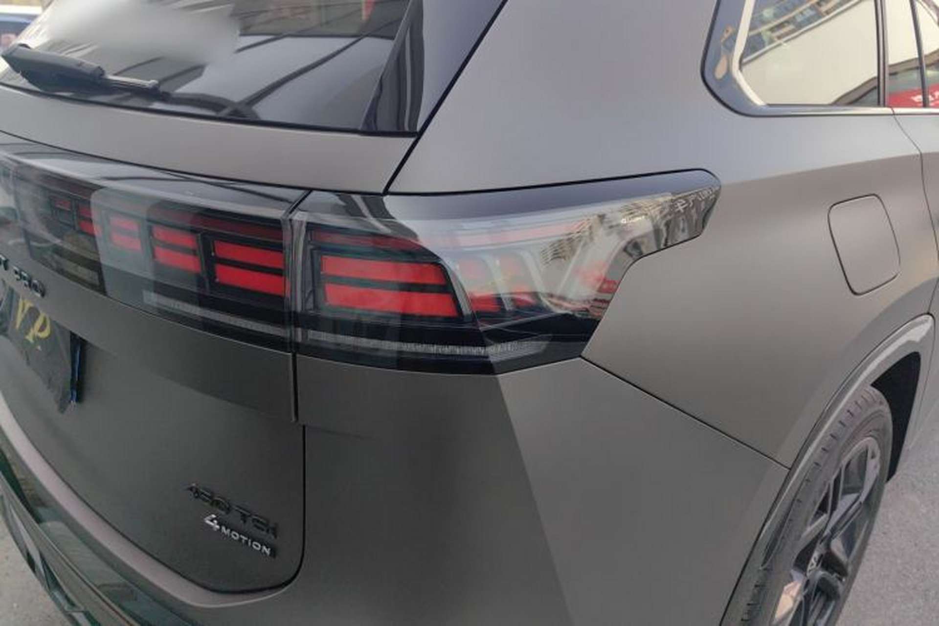 Used Volkswagen Teramont 2025 Tiguan Pro 450TSI 4Motion Crosswind Edition Right Rear Taillight