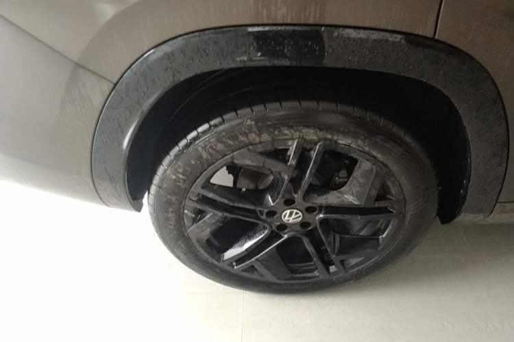 Used Volkswagen Teramont 2025 Tiguan Pro 450TSI Four-Wheel Drive Summit Edition Right Rear Wheel Hub