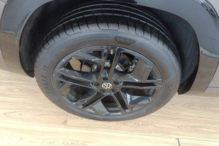Used Volkswagen Teramont 2025 Tiguan Pro 450TSI Four-Wheel Drive Summit Edition Right Rear Wheel Hub