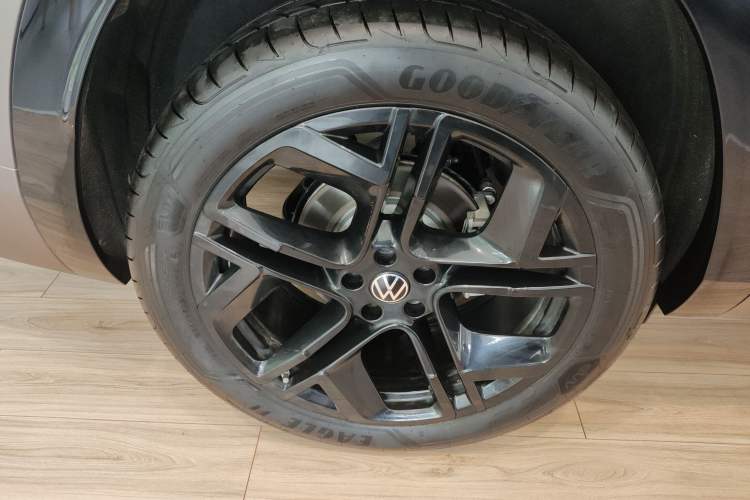 Used Volkswagen Teramont 2025 Tiguan Pro 450TSI Four-Wheel Drive Summit Edition Right Rear Wheel Hub