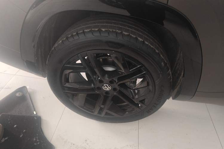 Used Volkswagen Teramont 2025 Tiguan Pro 450TSI Four-Wheel Drive Summit Edition Right Rear Wheel Hub