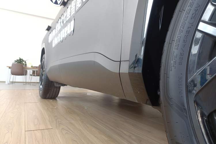 Used Volkswagen Teramont 2025 Tiguan Pro 450TSI Four-Wheel Drive Summit Edition Right Side Sill