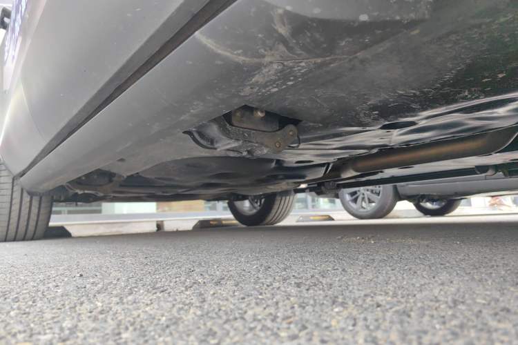 Used Volkswagen Teramont 2025 Tiguan Pro 450TSI 4Motion Crosswind Edition Right Side Sill