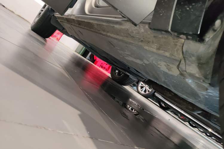 Used Volkswagen Teramont 2025 Tiguan Pro 450TSI Four-Wheel Drive Summit Edition Right Side Sill