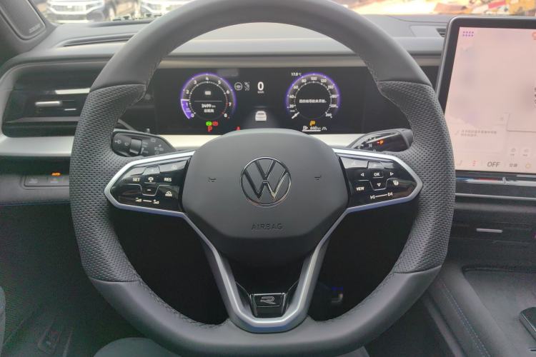 Used Volkswagen Teramont 2025 Tiguan Pro 450TSI 4Motion Crosswind Edition Steering Wheel
