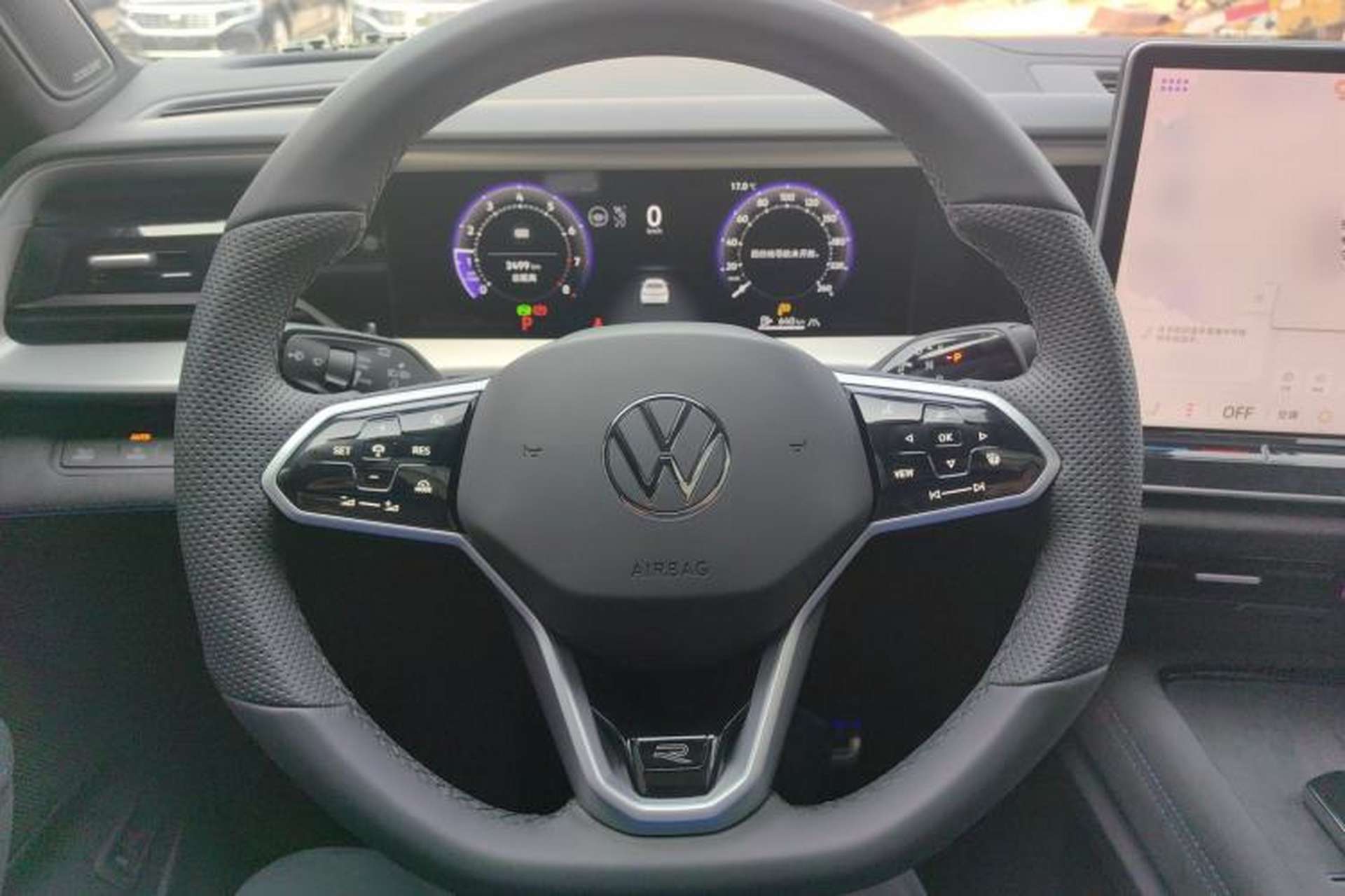 Used Volkswagen Teramont 2025 Tiguan Pro 450TSI 4Motion Crosswind Edition Steering Wheel