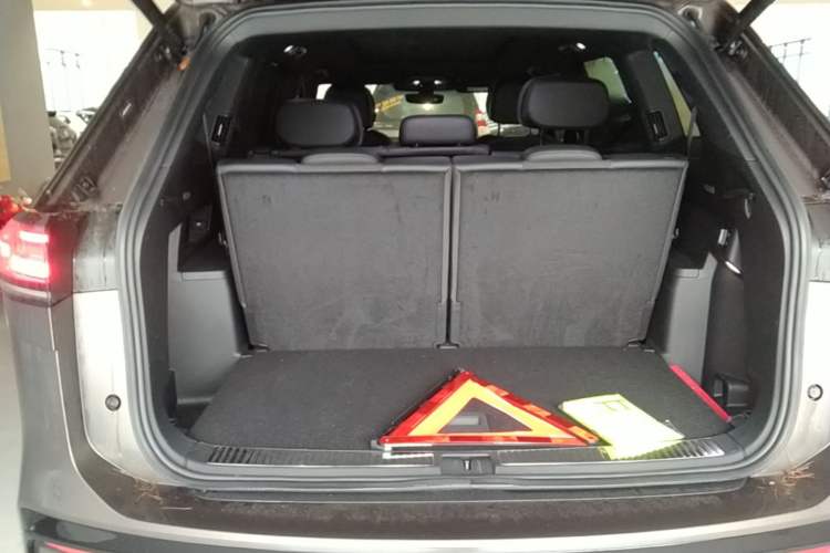 Used Volkswagen Teramont 2025 Tiguan Pro 450TSI Four-Wheel Drive Summit Edition Trunk