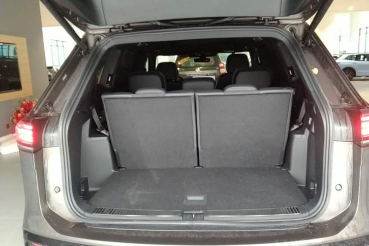 Used Volkswagen Teramont 2025 Tiguan Pro 450TSI Four-Wheel Drive Summit Edition Trunk