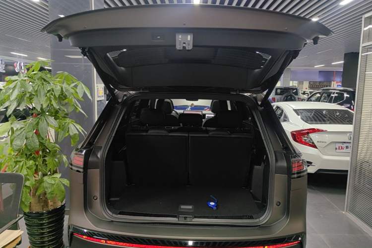 Used Volkswagen Teramont 2025 Tiguan Pro 450TSI Four-Wheel Drive Summit Edition Trunk