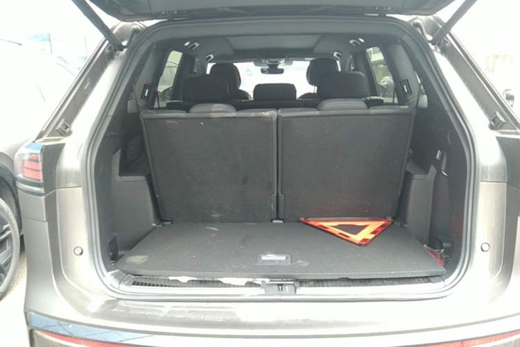 Used Volkswagen Teramont 2025 Tiguan Pro 450TSI Four-Wheel Drive Summit Edition Trunk