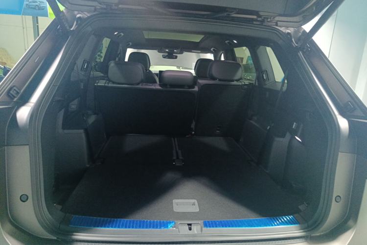 Used Volkswagen Teramont 2025 Tiguan Pro 450TSI Four-Wheel Drive Summit Edition Trunk