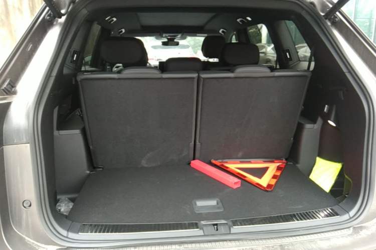 Used Volkswagen Teramont 2025 Tiguan Pro 450TSI Four-Wheel Drive Summit Edition Trunk