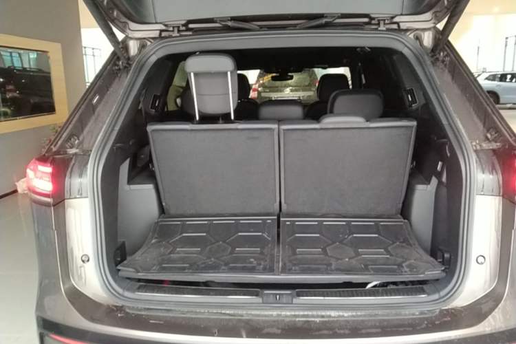 Used Volkswagen Teramont 2025 Tiguan Pro 450TSI Four-Wheel Drive Summit Edition Trunk