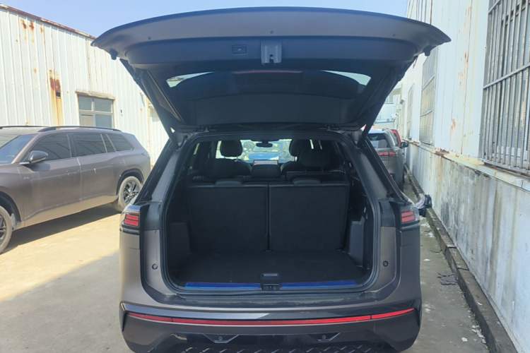 Used Volkswagen Teramont 2025 Tiguan Pro 450TSI Four-Wheel Drive Summit Edition Trunk