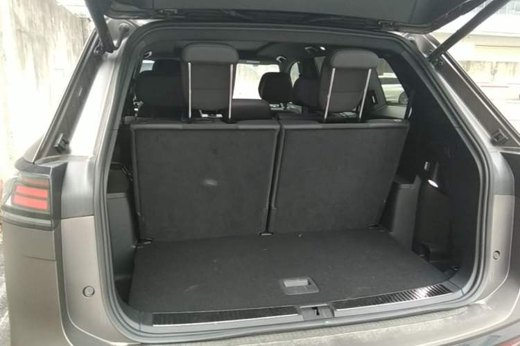 Used Volkswagen Teramont 2025 Tiguan Pro 450TSI Four-Wheel Drive Summit Edition Trunk
