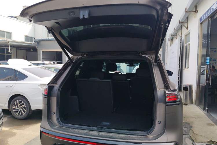 Used Volkswagen Teramont 2025 Tiguan Pro 450TSI Four-Wheel Drive Summit Edition Trunk