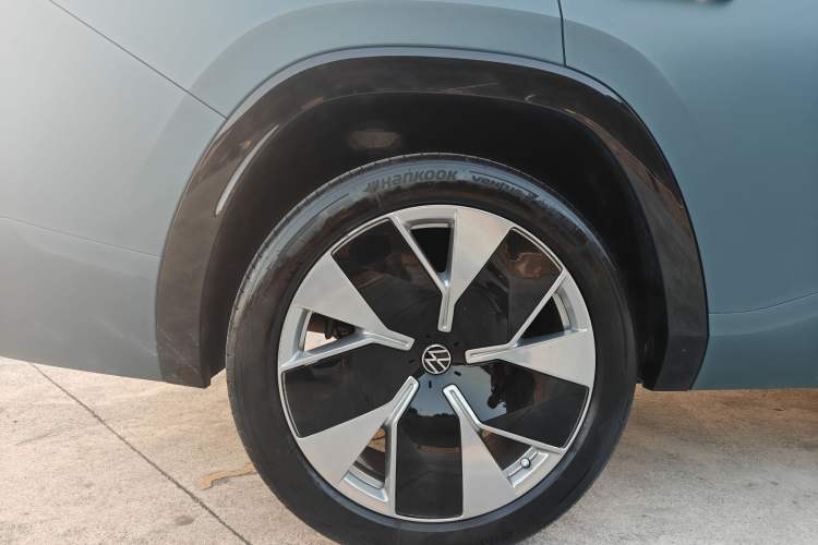 Used Volkswagen Teramont 2025 Tiguan Pro 450TSI 4Motion Crosswind Edition Exterior 2