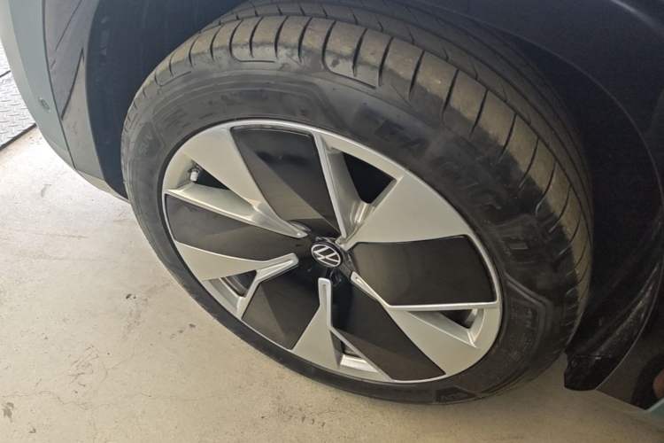 Used Volkswagen Teramont 2025 Tiguan Pro 450TSI 4Motion Crosswind Edition Left Front Wheel Hub