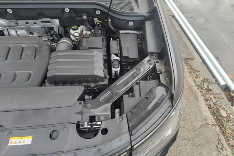 Used Volkswagen Teramont 2025 Tiguan Pro 450TSI Four-Wheel Drive Summit Edition Engine Bay Left
